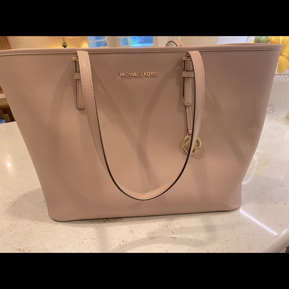 Michael Kors large handbag. Great condition. Blush colored leather.
